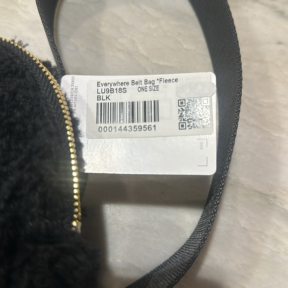 Brand New with Tags LULULEMON Belt bag - Picture 2 of 4